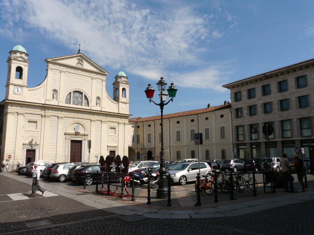 Tortona-piazza_del_duomo
