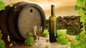 wine_white_bottle_barrel_grapes_leaves_stuff_2560x1440_hd-wallpaper-406861